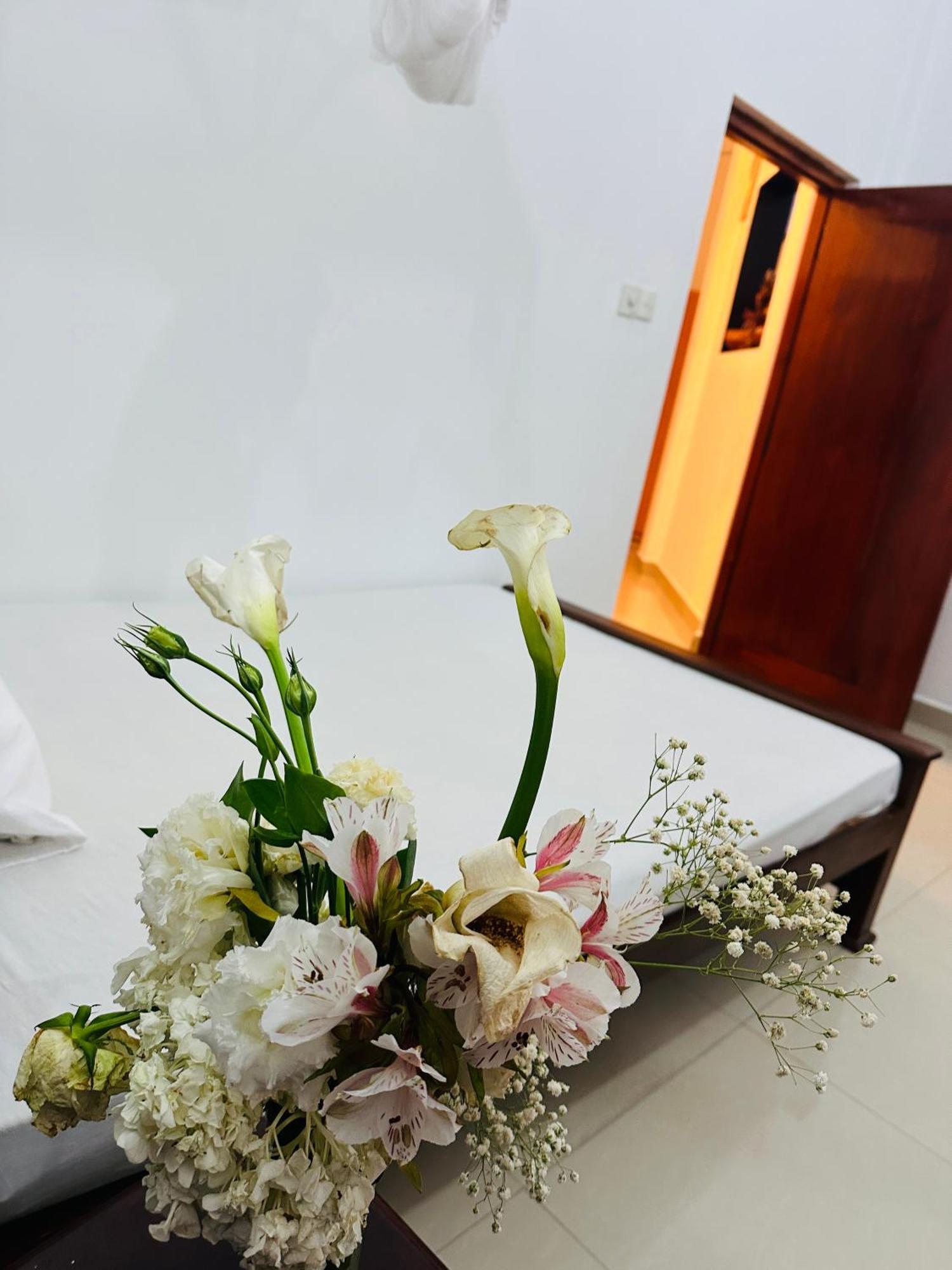 טנגלה Golden Town Hotel מראה חיצוני תמונה