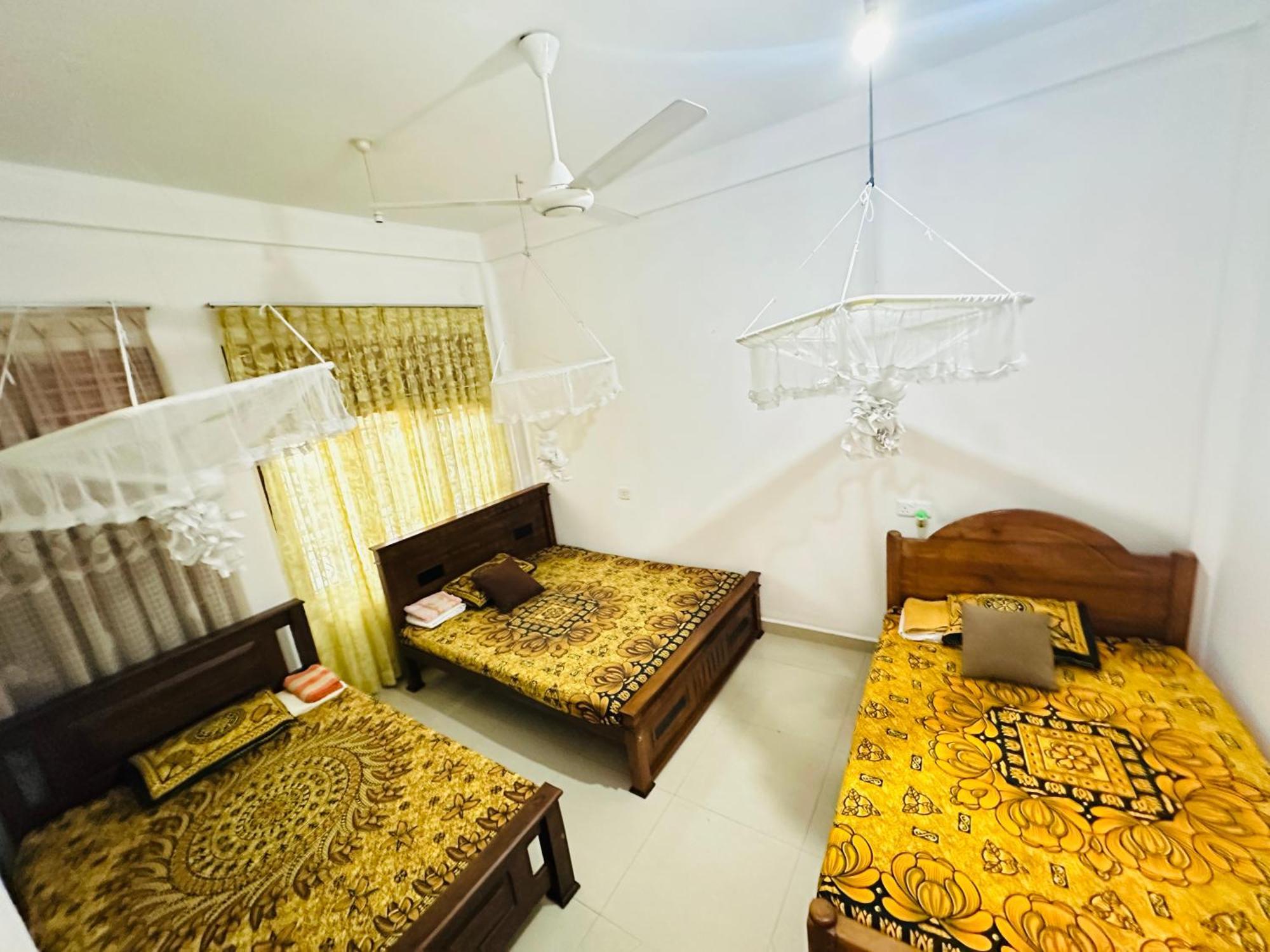 טנגלה Golden Town Hotel מראה חיצוני תמונה