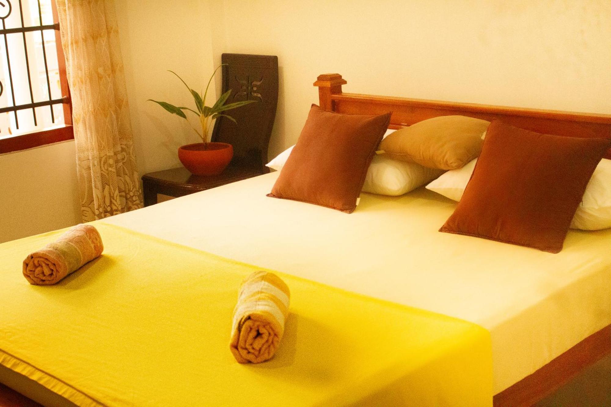טנגלה Golden Town Hotel מראה חיצוני תמונה