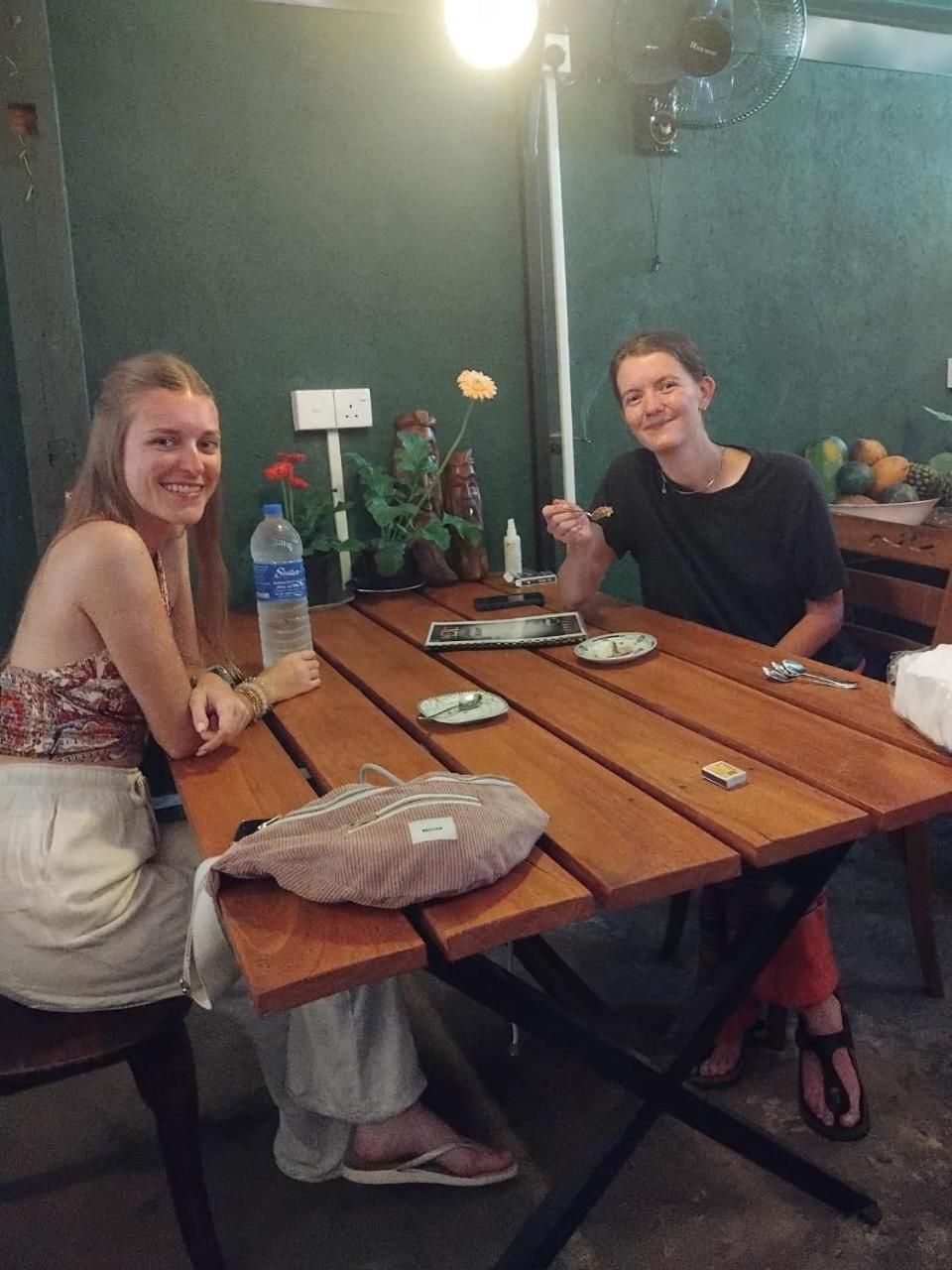 טנגלה Golden Town Hotel מראה חיצוני תמונה